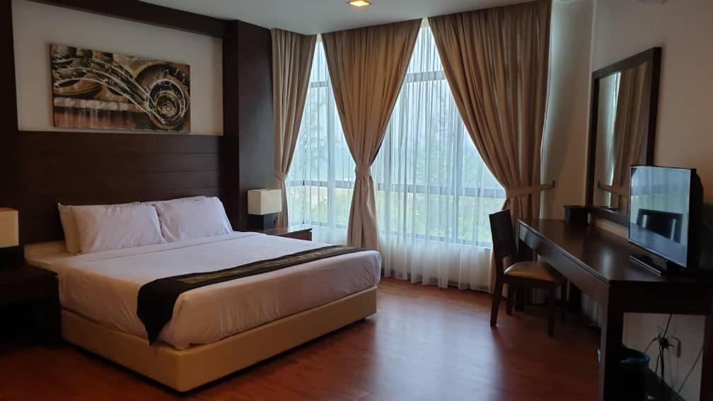 Samsuria Beach Apartment Resort Cherating Exterior photo