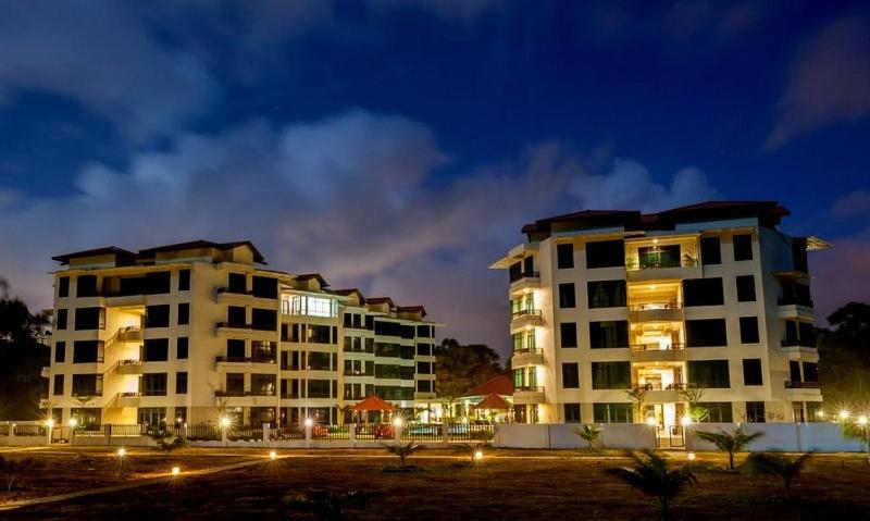 Samsuria Beach Apartment Resort Cherating Exterior photo